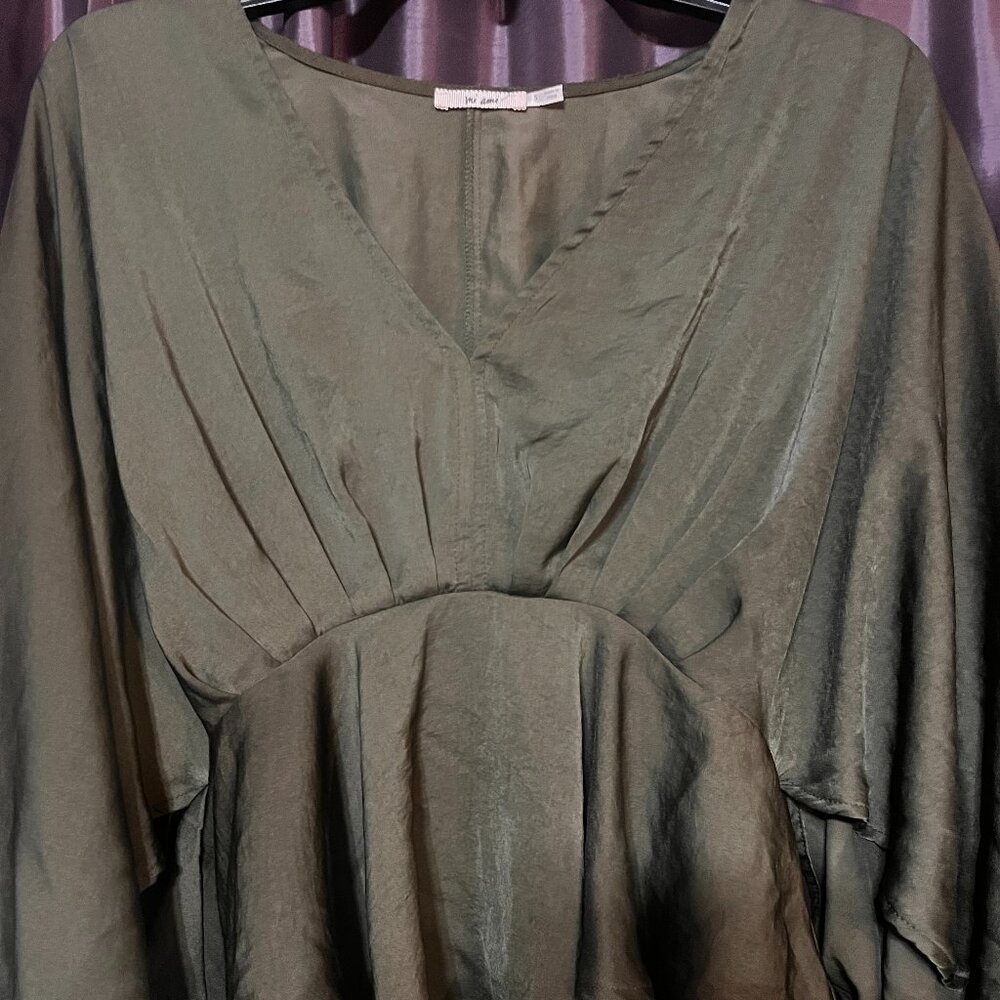 Francesca's Green Flowy Top!